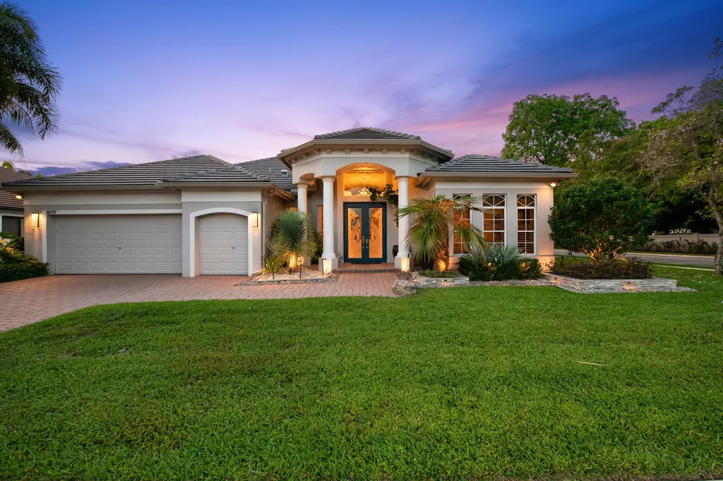8019 S Savannah Circle Davie FL 33328