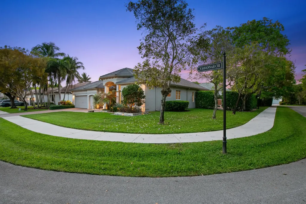 8019 S Savannah Circle Davie FL 33328