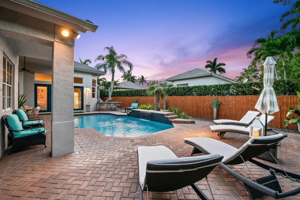8019 S Savannah Circle Davie FL 33328