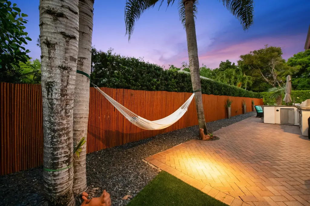 8019 S Savannah Circle Davie FL 33328