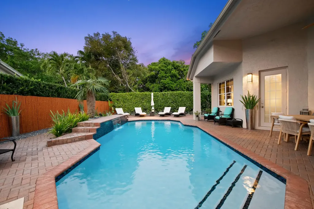8019 S Savannah Circle Davie FL 33328