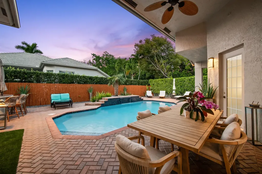 8019 S Savannah Circle Davie FL 33328