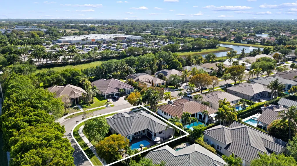 8019 S Savannah Circle Davie FL 33328