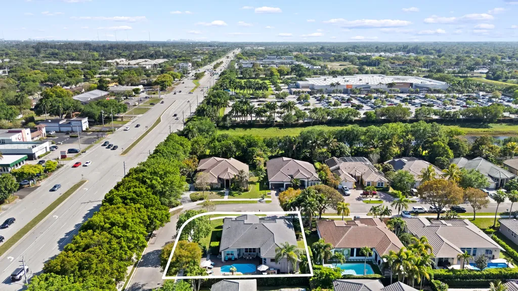 8019 S Savannah Circle Davie FL 33328