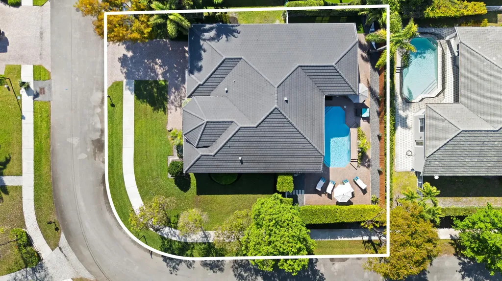 8019 S Savannah Circle Davie FL 33328