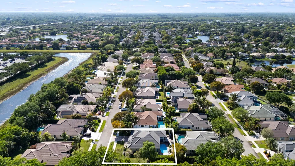 8019 S Savannah Circle Davie FL 33328