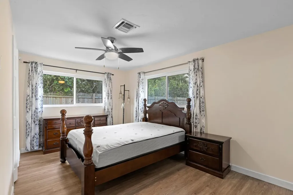 2861 SW 9th Street Boynton Beach FL 33435