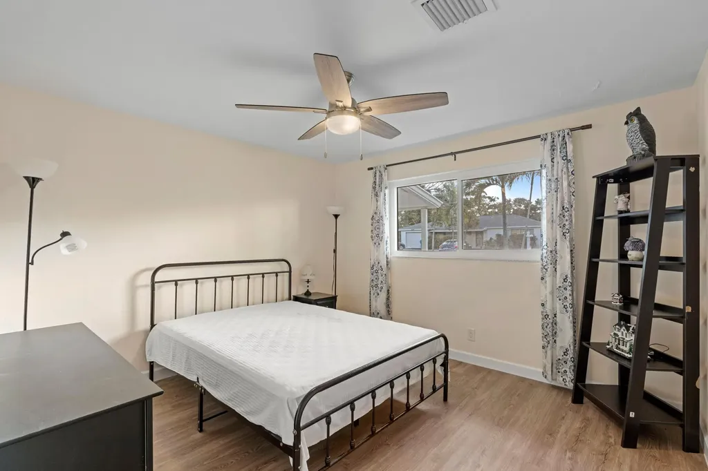 2861 SW 9th Street Boynton Beach FL 33435