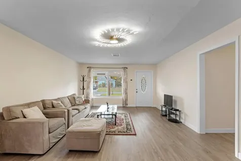 2861 SW 9th Street Boynton Beach FL 33435