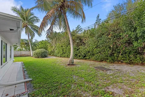 2861 SW 9th Street Boynton Beach FL 33435