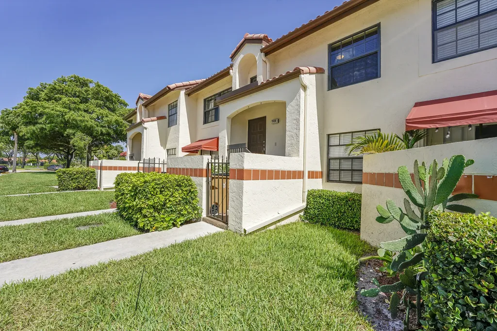 704 Freedom Court Deerfield Beach FL 33442