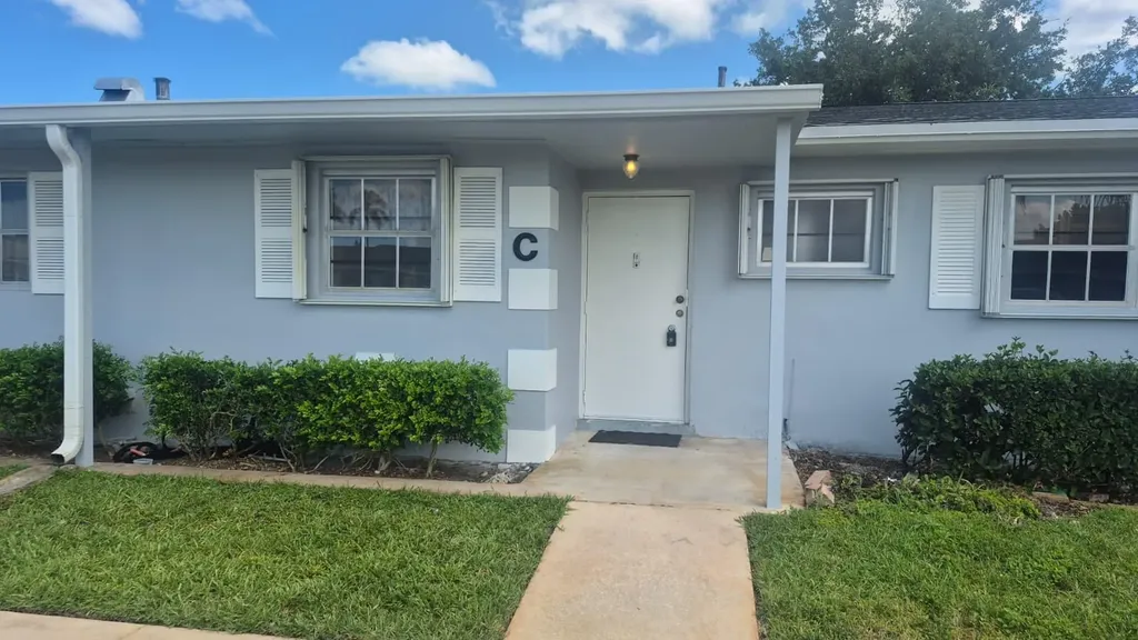 5423 Cresthaven Boulevard West Palm Beach FL 33415