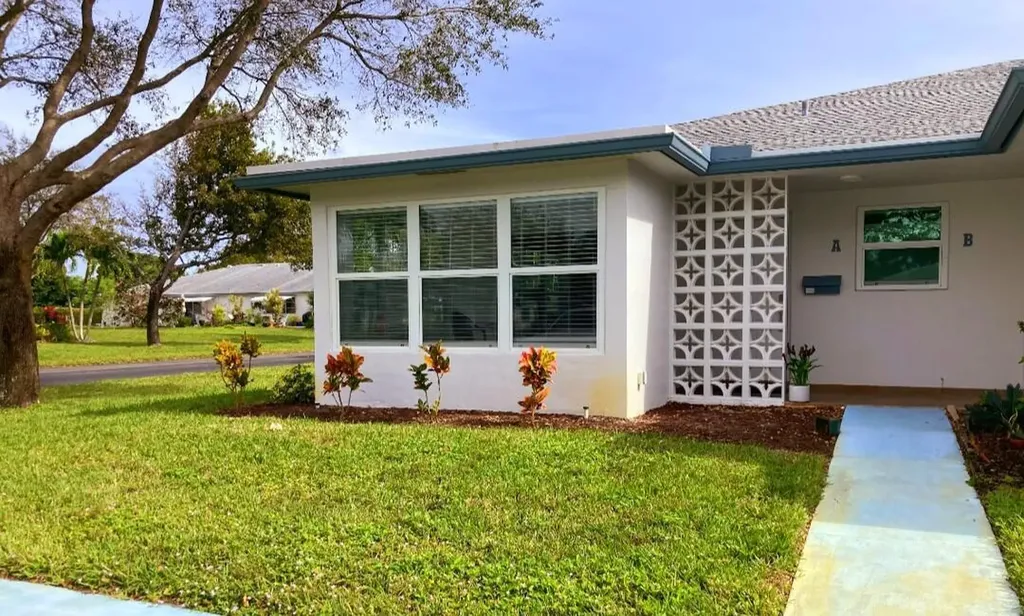 1155 S Drive Circle Delray Beach FL 33445