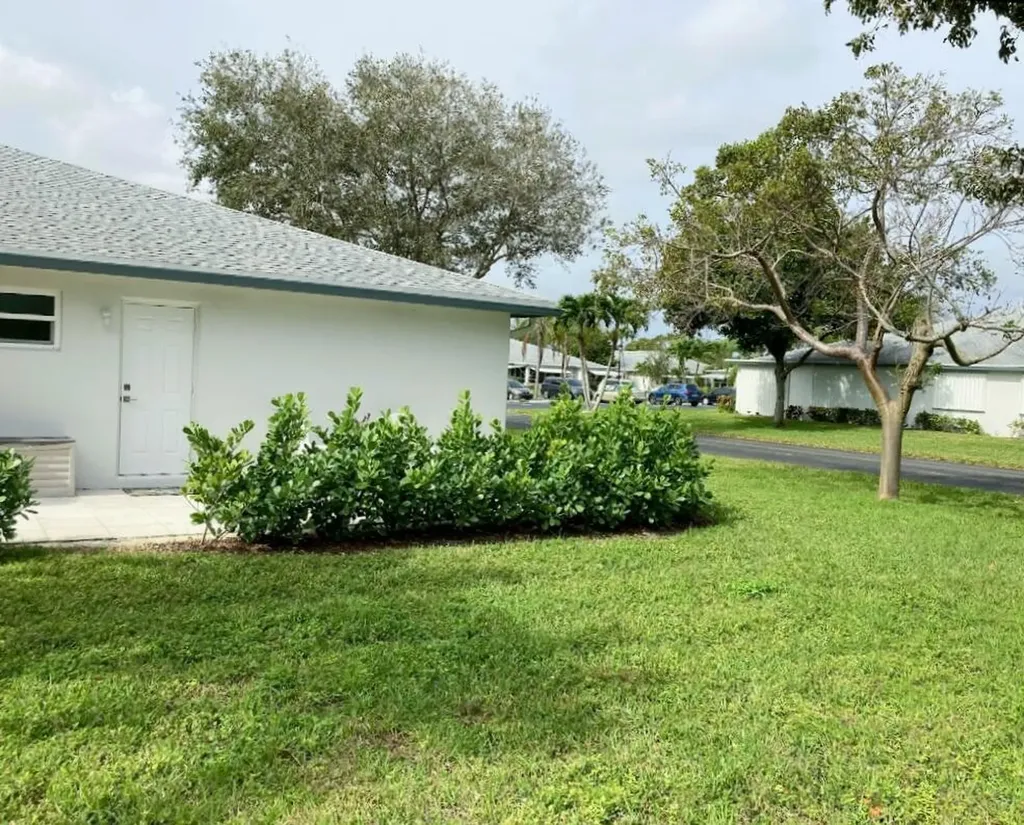 1155 S Drive Circle Delray Beach FL 33445