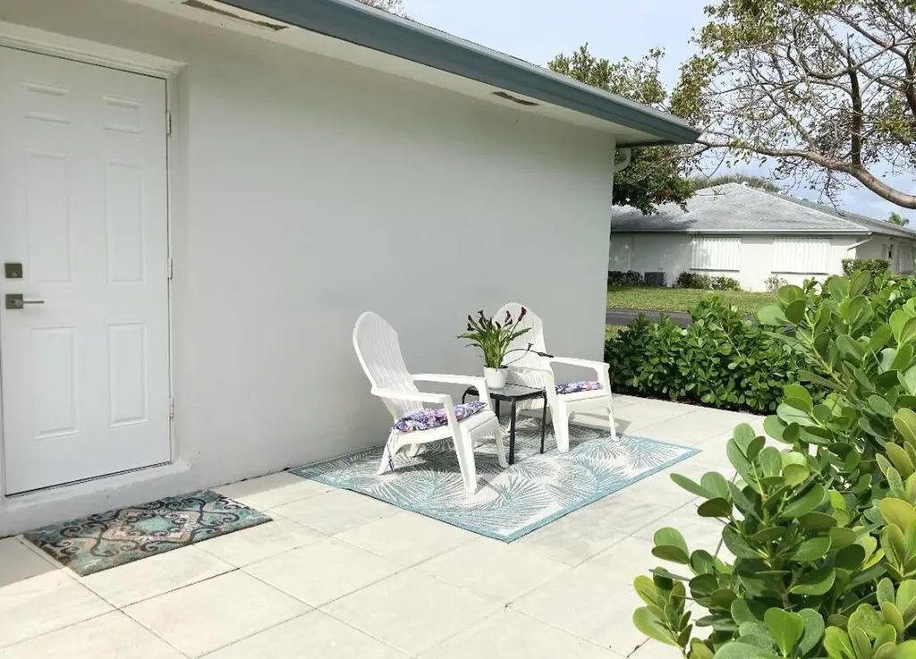 1155 S Drive Circle Delray Beach FL 33445