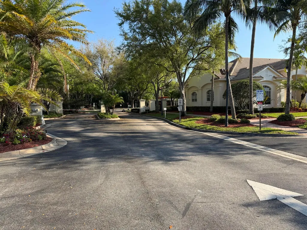 1101 Myrtlewood Circle E Palm Beach Gardens FL 33418