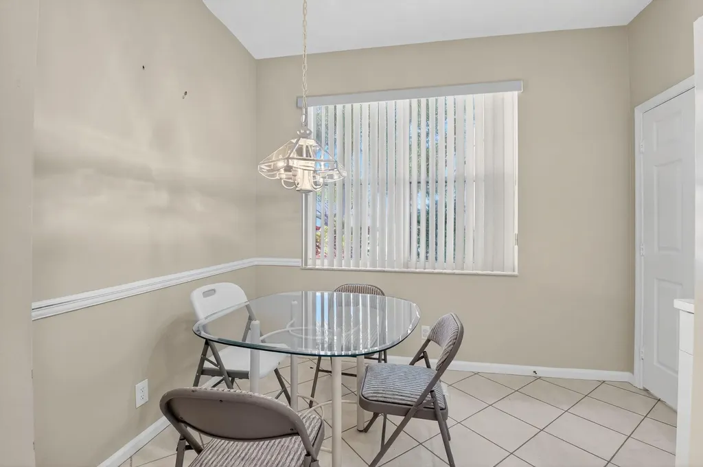 10612 Royal Caribbean Circle Boynton Beach FL 33437