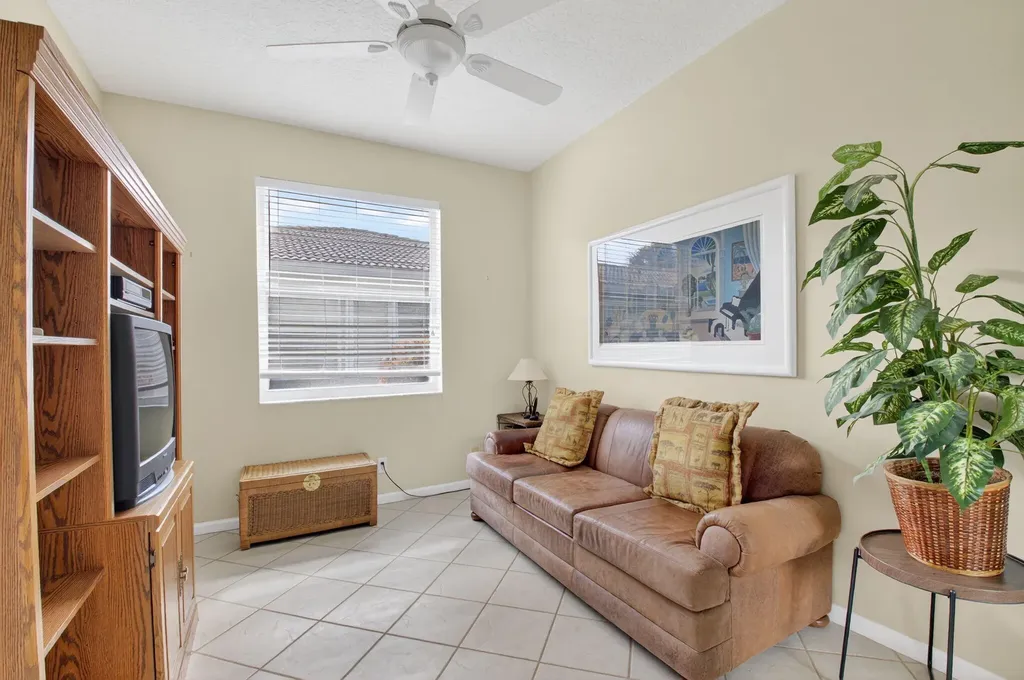 10612 Royal Caribbean Circle Boynton Beach FL 33437