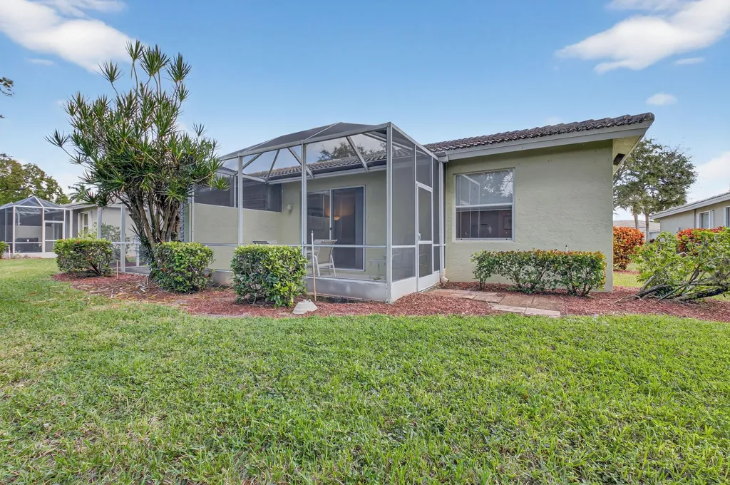 10612 Royal Caribbean Circle Boynton Beach FL 33437