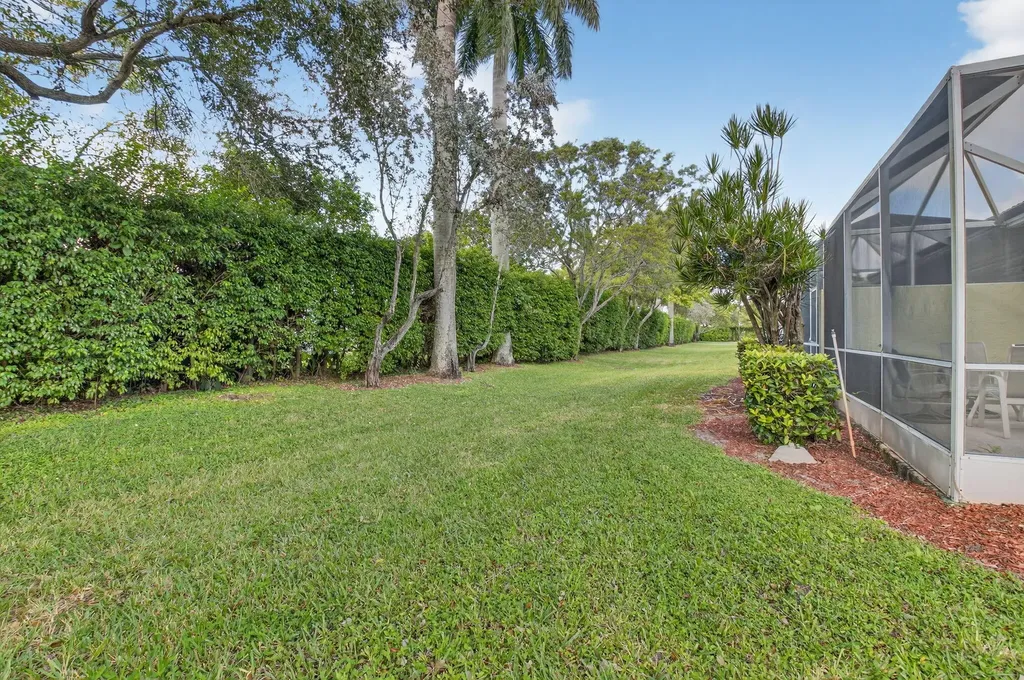 10612 Royal Caribbean Circle Boynton Beach FL 33437