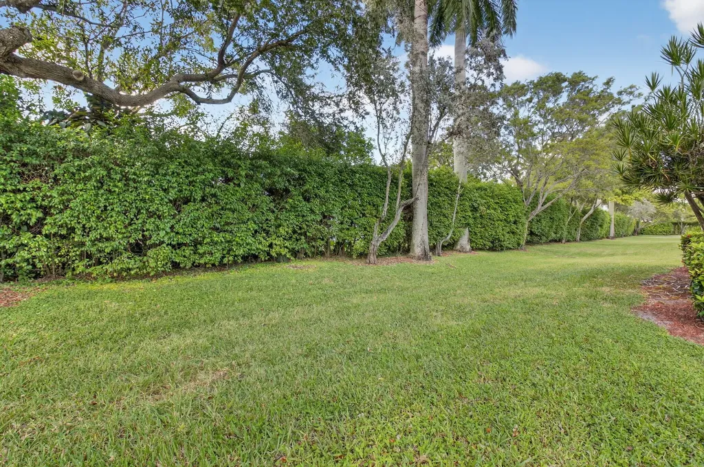 10612 Royal Caribbean Circle Boynton Beach FL 33437