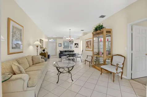 10612 Royal Caribbean Circle Boynton Beach FL 33437