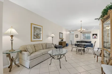 10612 Royal Caribbean Circle Boynton Beach FL 33437