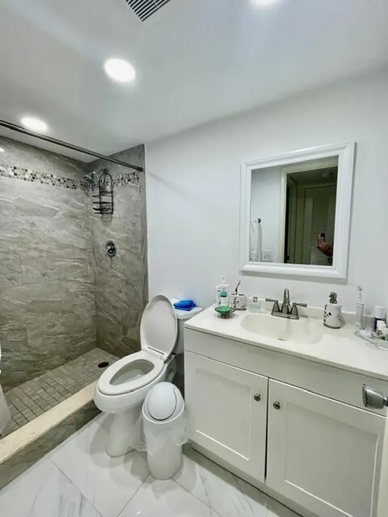 400 SE 10th Street Deerfield Beach FL 33441