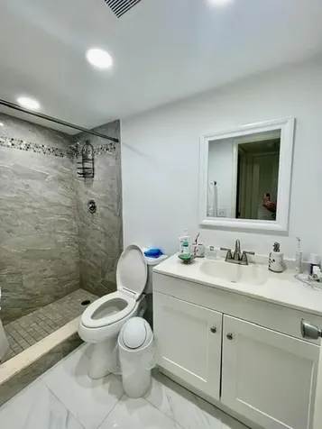 400 SE 10th Street Deerfield Beach FL 33441