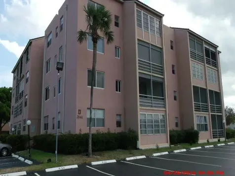 2841 Somerset Drive Lauderdale Lakes FL 33311