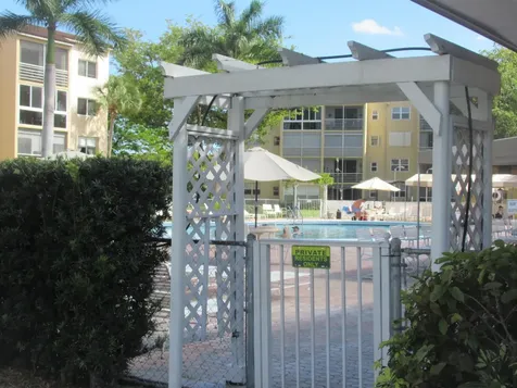 2841 Somerset Drive Lauderdale Lakes FL 33311
