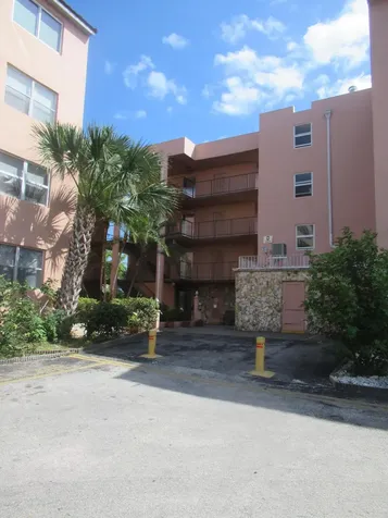 2841 Somerset Drive Lauderdale Lakes FL 33311