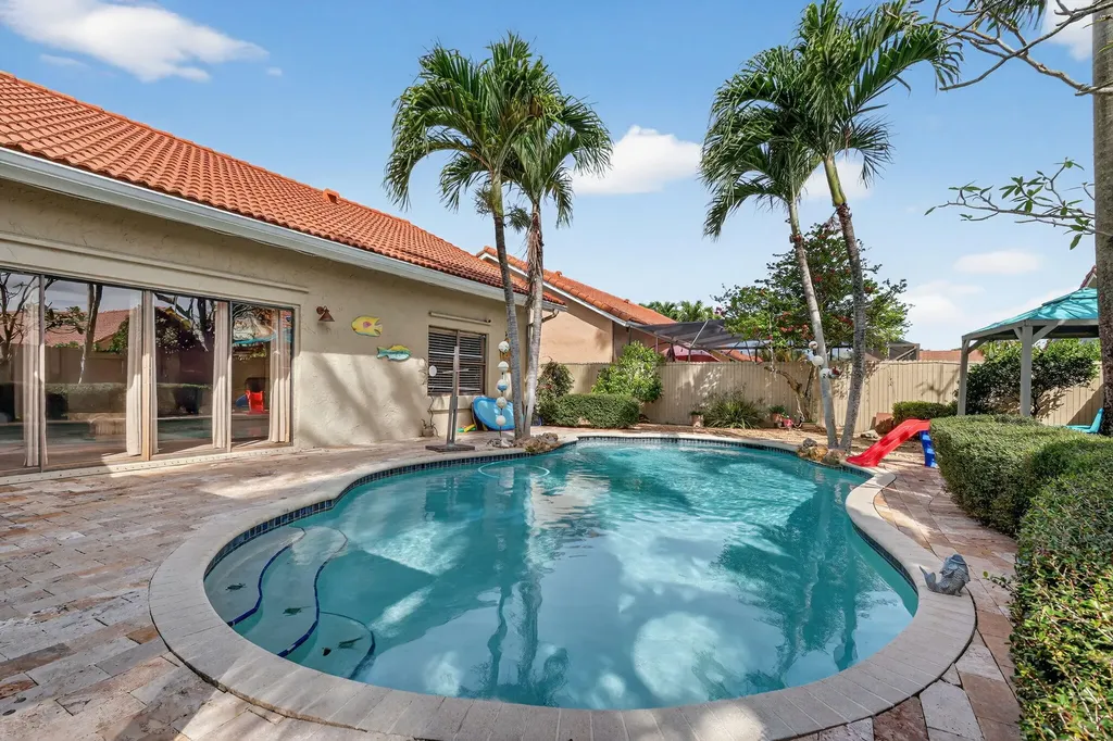 5875 Sun Pointe Circle Boynton Beach FL 33437