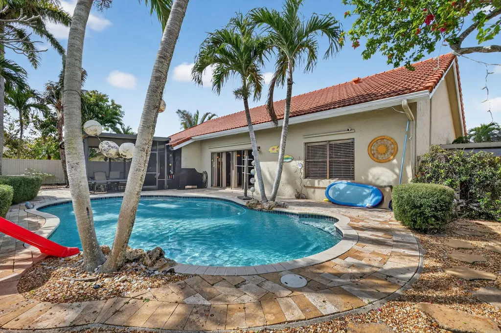 5875 Sun Pointe Circle Boynton Beach FL 33437