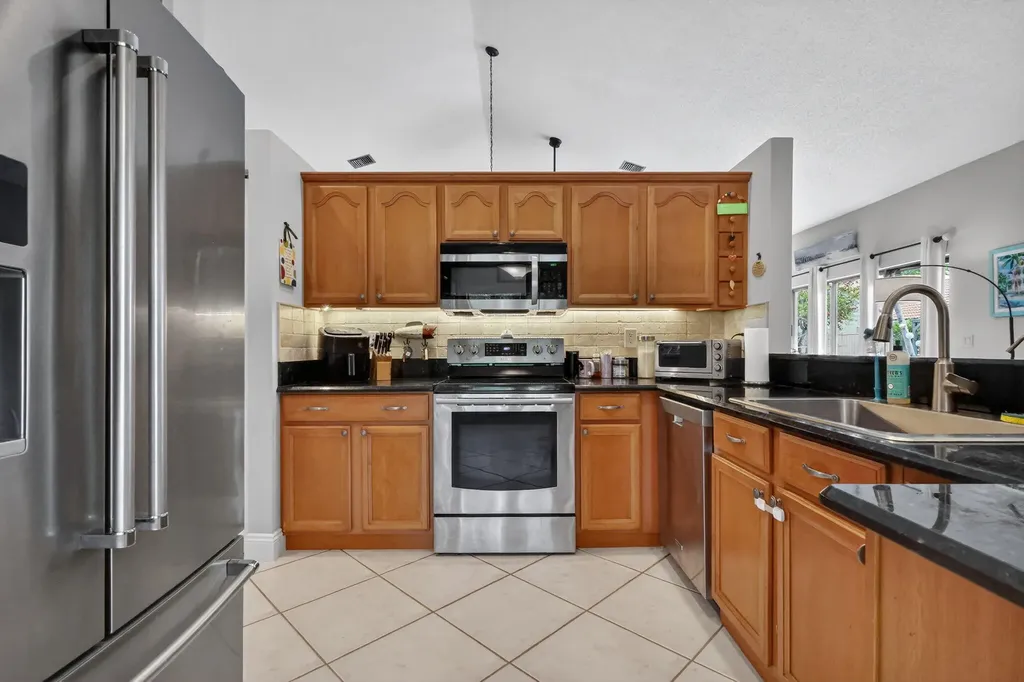 5875 Sun Pointe Circle Boynton Beach FL 33437