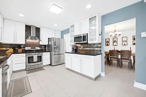 9121 NW 13th Street Plantation FL 33322