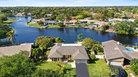 9121 NW 13th Street Plantation FL 33322