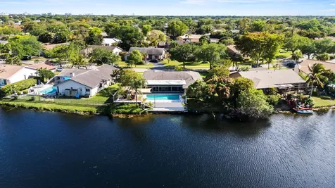 9121 NW 13th Street Plantation FL 33322