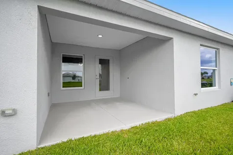 8646 Giovanni Avenue Fort Pierce FL 34951
