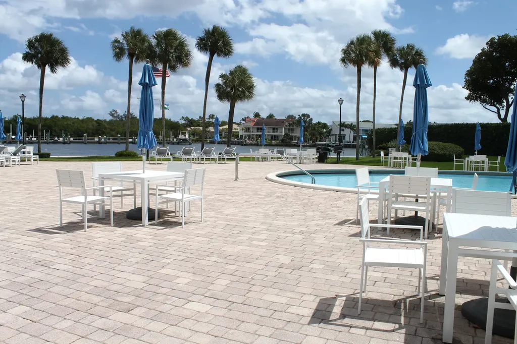 859 Jeffery Street Boca Raton FL 33487