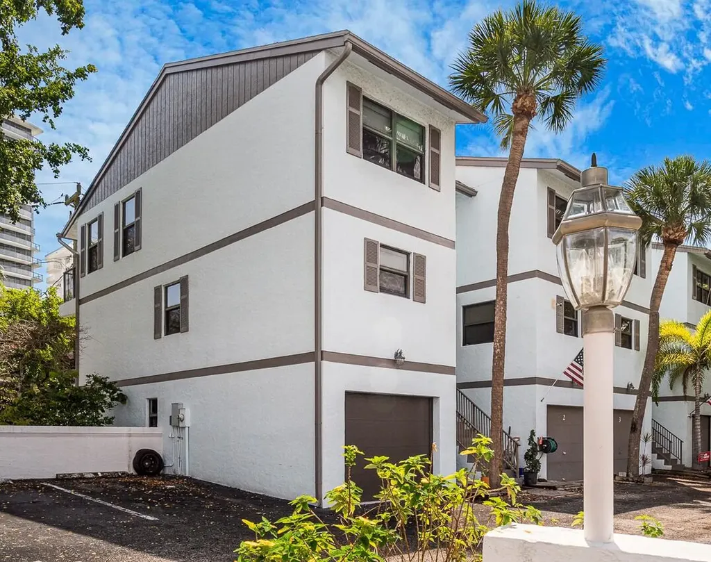 3250 NE 12th Street Pompano Beach FL 33062