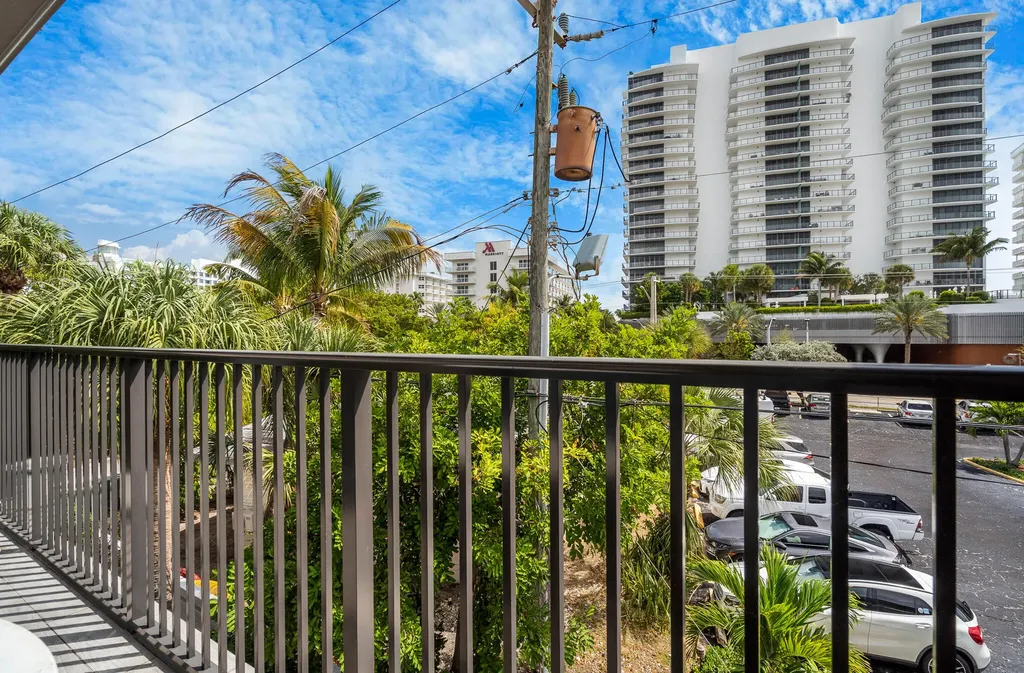 3250 NE 12th Street Pompano Beach FL 33062