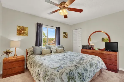 323 Knotty Pine Circle Greenacres FL 33463