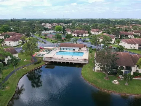 323 Knotty Pine Circle Greenacres FL 33463