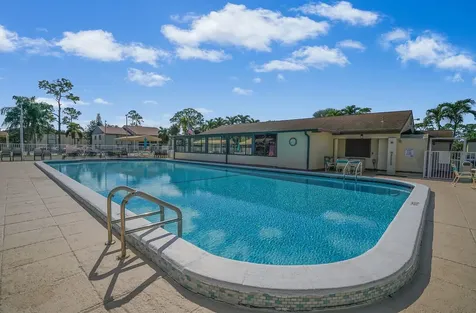 323 Knotty Pine Circle Greenacres FL 33463