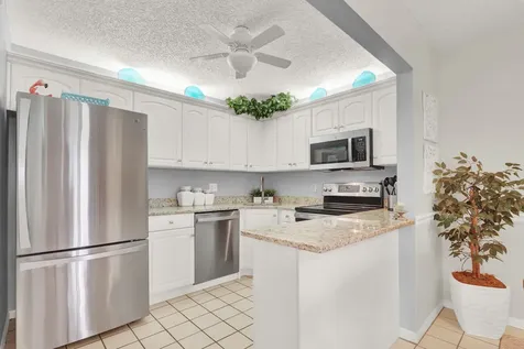 323 Knotty Pine Circle Greenacres FL 33463