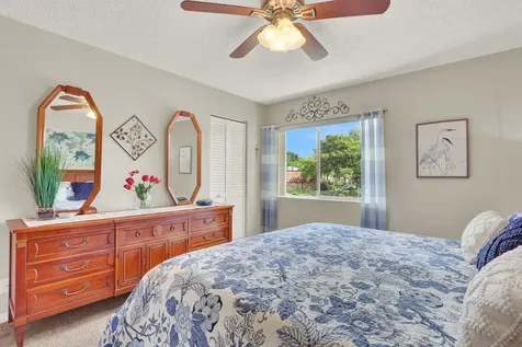 323 Knotty Pine Circle Greenacres FL 33463