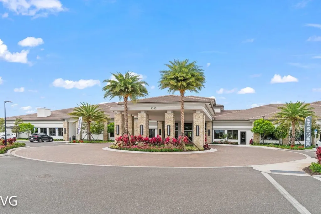 9374 Mountain Pine Grove Boynton Beach FL 33473