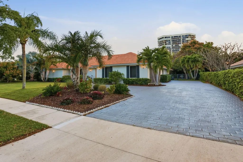 2001 Embassy Drive West Palm Beach FL 33401