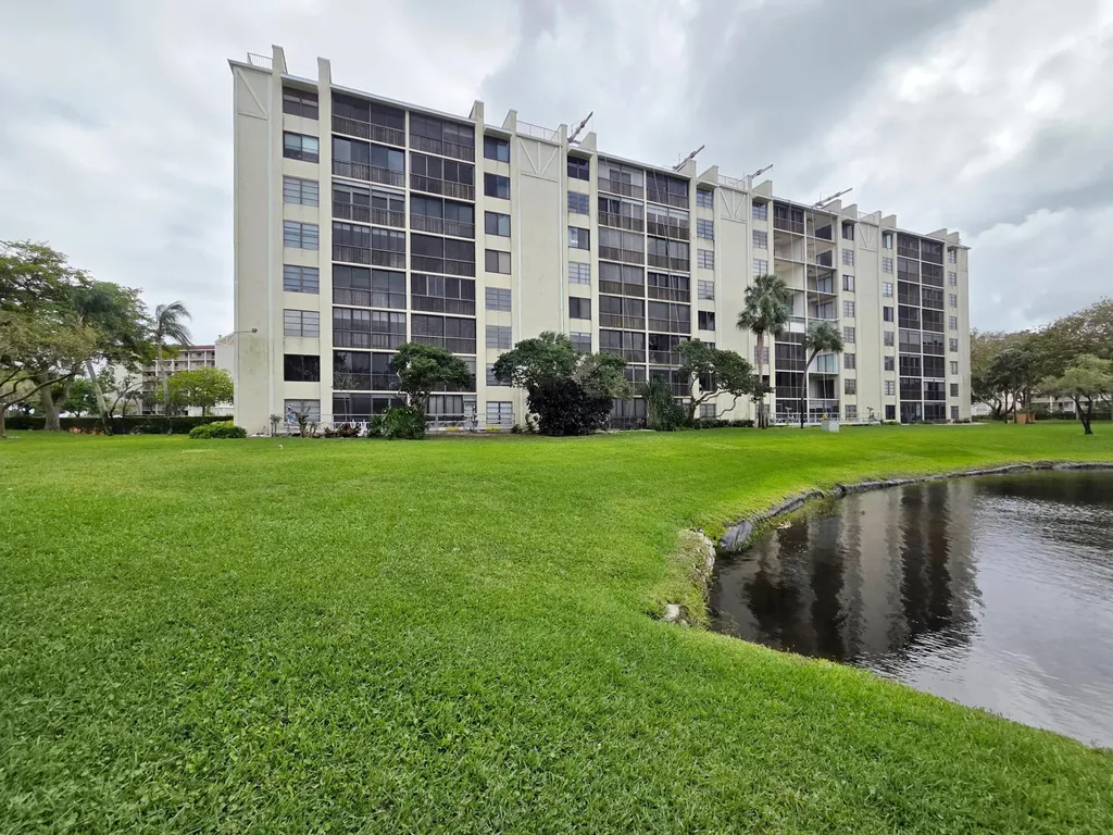 14460 Strathmore Lane Delray Beach FL 33446